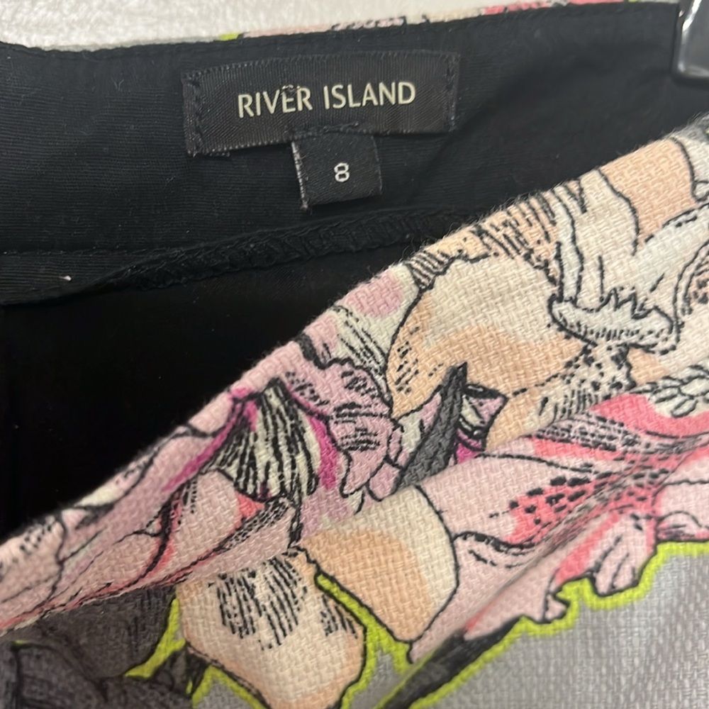 River Island floral Skirt UK size 8 US size 4 - Picture 2 of 2
